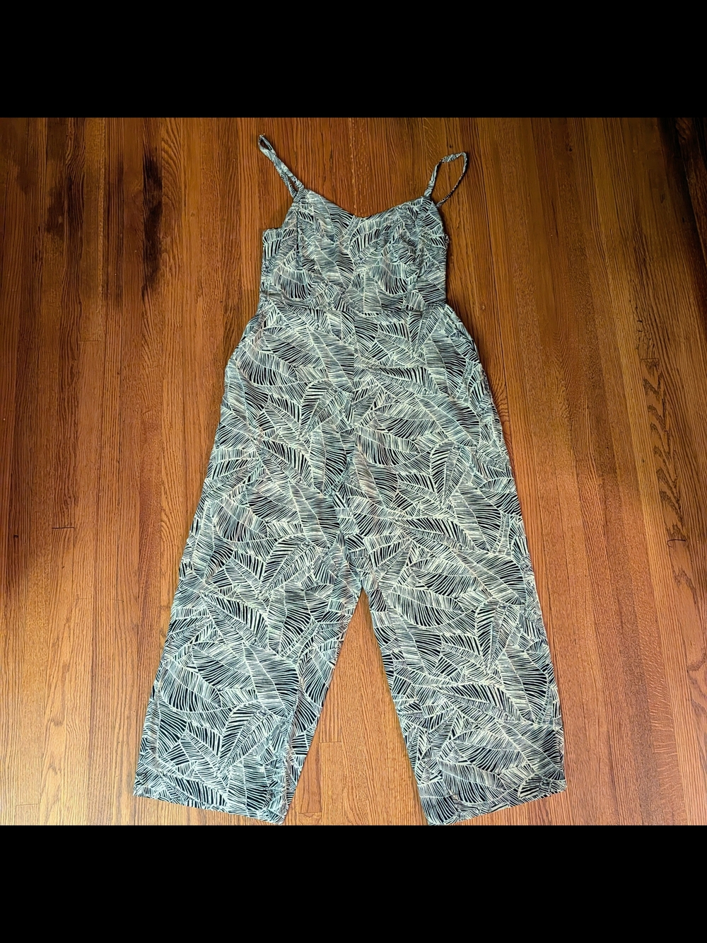 NWOT Old Navy Black & White Spaghetti Strap Leaf-Print Wide-Leg Jumpsuit Size M